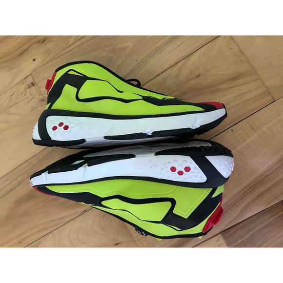 Reebok Fury RARE Black Red Yellow Sneakers Ortholite Soles Size 5 - Picture 4 of 9